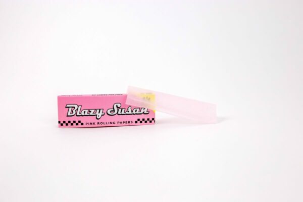 Blazy Susan – Pink Rolling Papers – 1-1/4 | CannaCured Canada